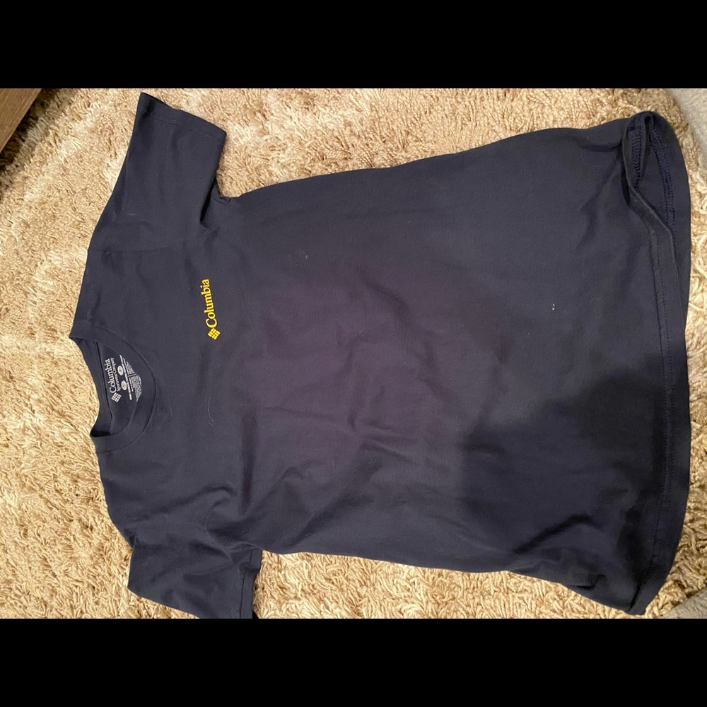 Men’s Columbia shirt